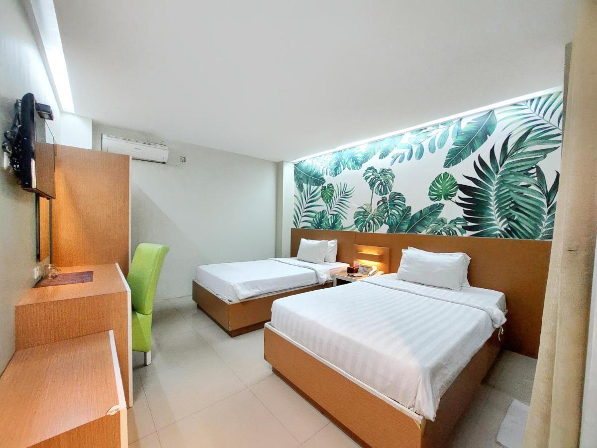Shinta Guesthouse Malang Exterior foto